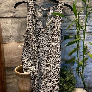 Sleeveless Animal print top